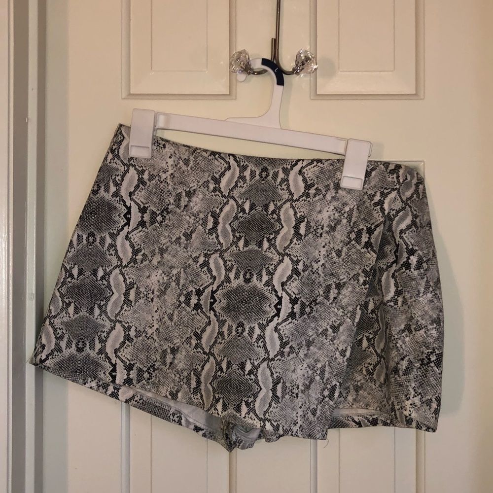 Snake skin skort